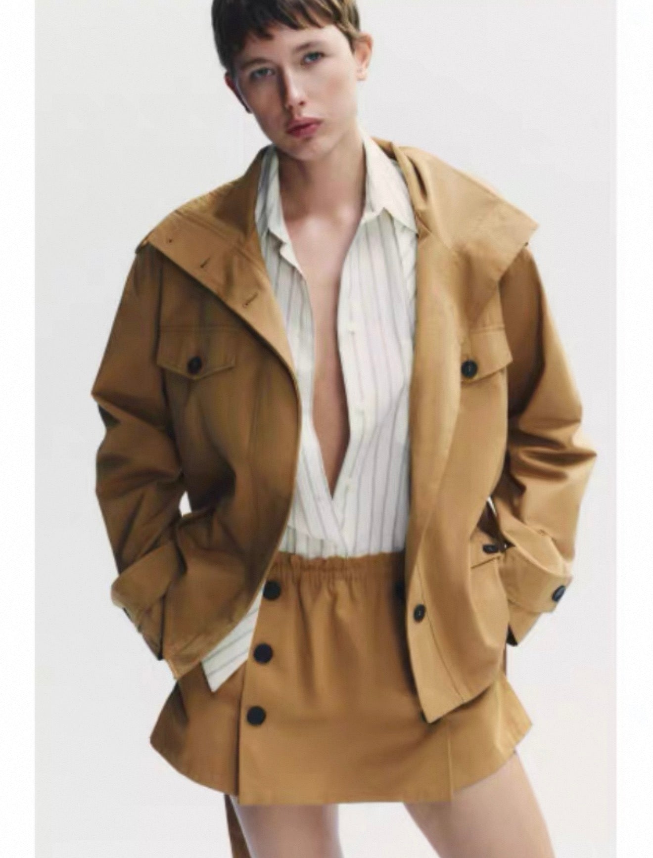 Women's Cropped Windbreaker Jacket – Lightweight Long Sleeve Button-Up with Flip Collar